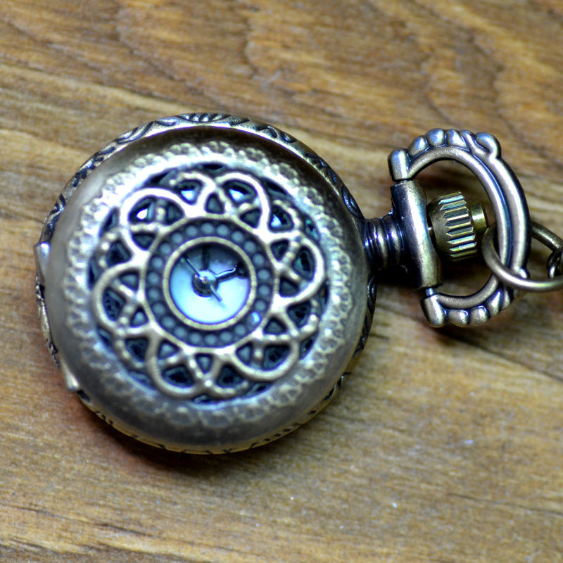 Vintage men and women necklace watch