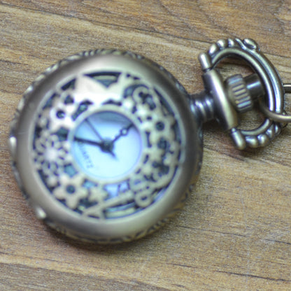 Vintage men and women necklace watch