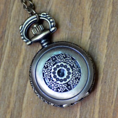 Vintage men and women necklace watch